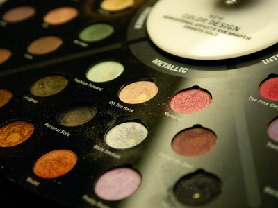 New bill calls on FDA to review cosmetic ingredients