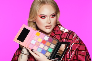 NikkieTutorials shows off new make-up partnership with Beauty Bay 
