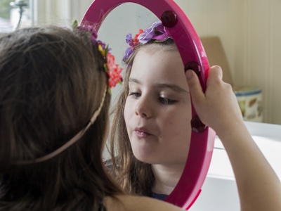Number of UK girls unhappy with their looks increases 8%