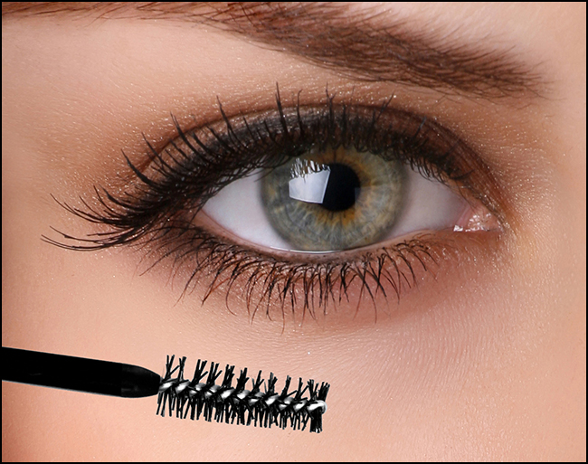 Oekabeauty\'s Highlighter brush - a small brush for an astonishing 360 degrees effect!
