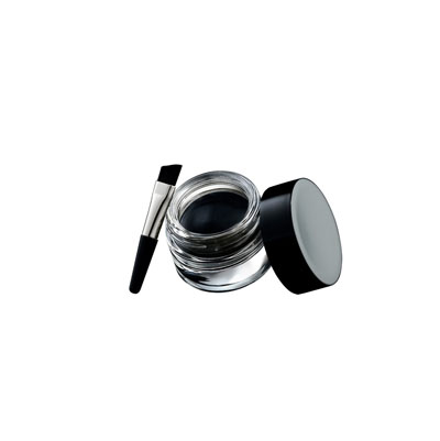 Oriflame goes for dramatic gel lined eyes 
