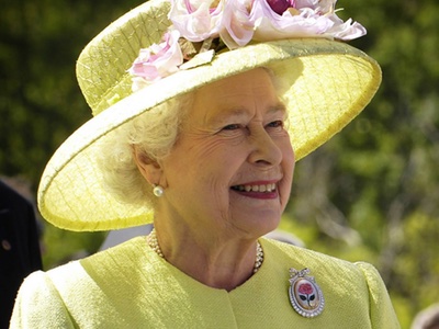 Pai and Holland & Barrett celebrate with the Queen
