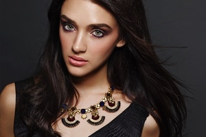 Party beauty: Putting on the glitz