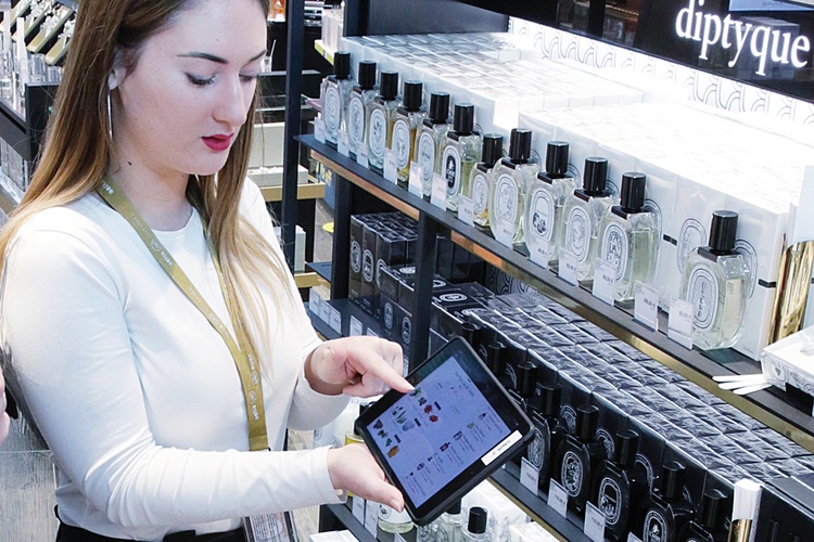Personalised perfume service could go permanent at French airport