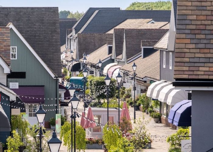 Petition calls for Bicester Village closure after crowds spark outrage on social media 