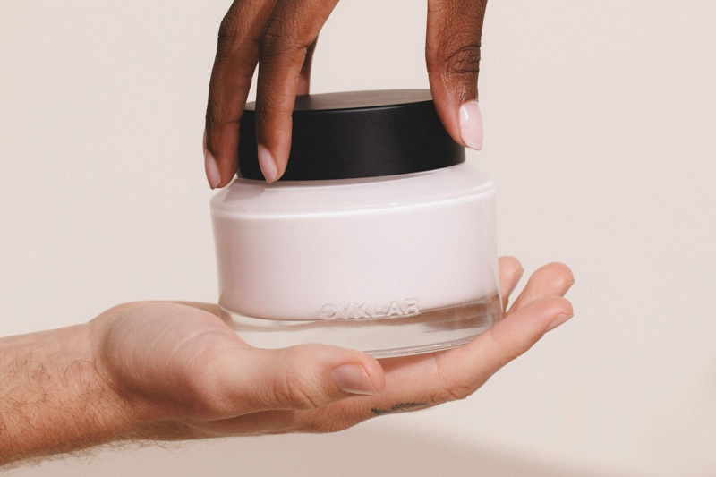 Phlur accelerator The Center invests in body care player Cyklar