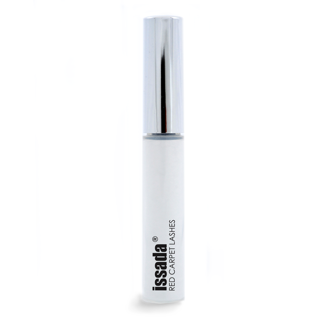 Photo-ready flutter with Issada Red Carpet Lashes