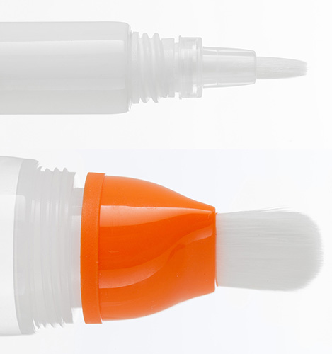 Quadpack\'s cosmetic tubes with special brush applicator