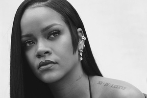 Rihanna drops surprise Fenty Parfum scent