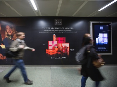 Rituals surprises commuters in King’s Cross St. Pancras tunnel
