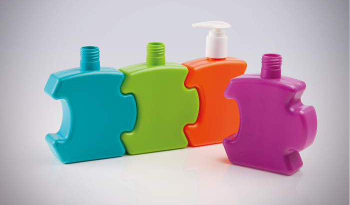 Roma solves the puzzle… and puts the toy in toiletry!