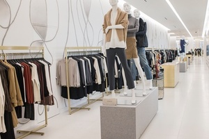 Saks Fifth Avenue opens Manhattan store