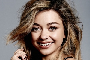 Sarah Hyland teams up with Hawaiian Tropic