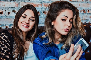 Selfie-driven beauty advisors found to convert product purchase online
