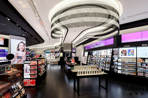 Sephora cuts jobs in China, reflects beauty's wider struggles