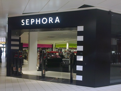 Sephora unveils beauty box service rivalling Birchbox