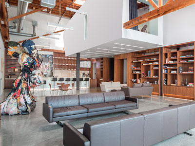 Smashbox lets bloggers and vloggers use LA studio for free