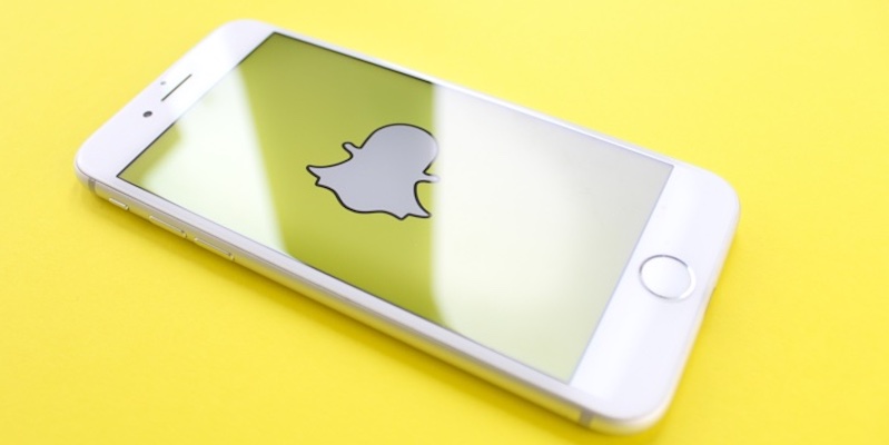 Snapchat cuts 1300 jobs as advertising income declines 