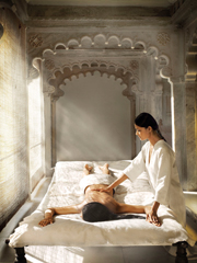<i>Aveda</i>