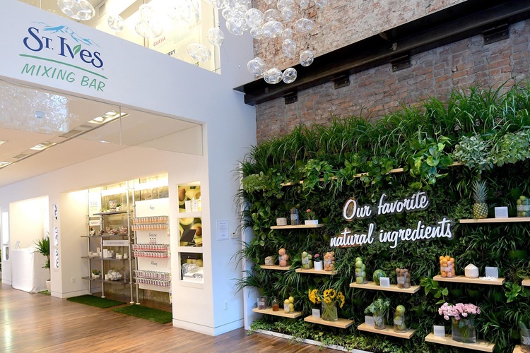 St. Ives brings back moisturiser Mixing Bar to NYC
