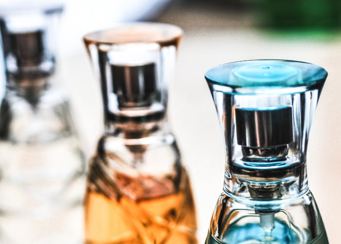 Structuring scent: What is a fragrance pyramid?  

