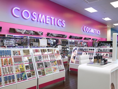 Superdrug begins international shipping plans with Ireland