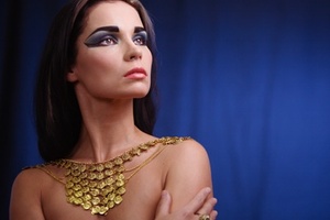 The allure of ancient Egypt: Cleopatra trend takes off