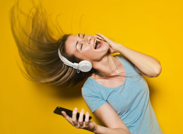 The psychology behind music, audio and voice in beauty retail
