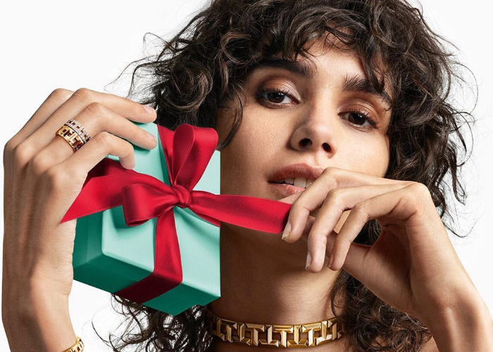 Tiffany & Co's pop-up paints London blue this Christmas 