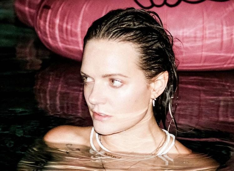 Tove Lo makes beautiful music with e.l.f. cosmetics for Beautyscape contest 