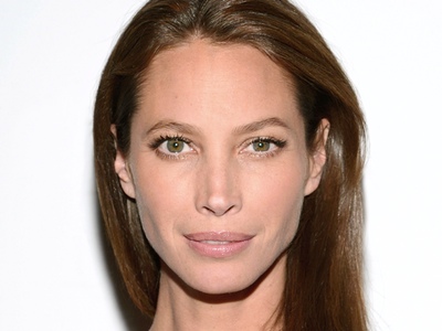 Turlington named face of Imedeen