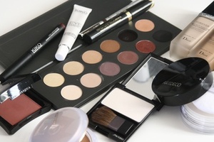 UFC-Que Choisir updates list of harmful cosmetics