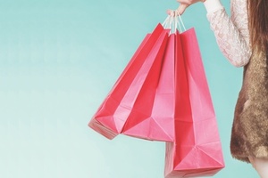 UK consumers spend £4.9bn in bargain stores