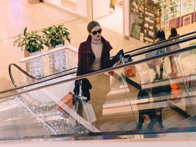 UK consumers splash out in health & beauty stores over Christmas