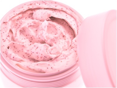 UK government backs cosmetics microbead ban