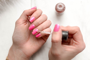 UK government to investigate increase in gel polish-related allergic reactions