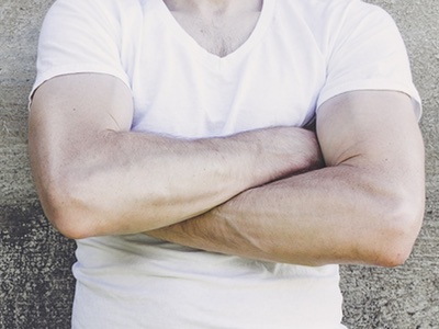 UK male breast reduction enquiries spike 49%
