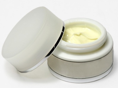 UK Trading Standards seizes dangerous cosmetics from 15 London stores 