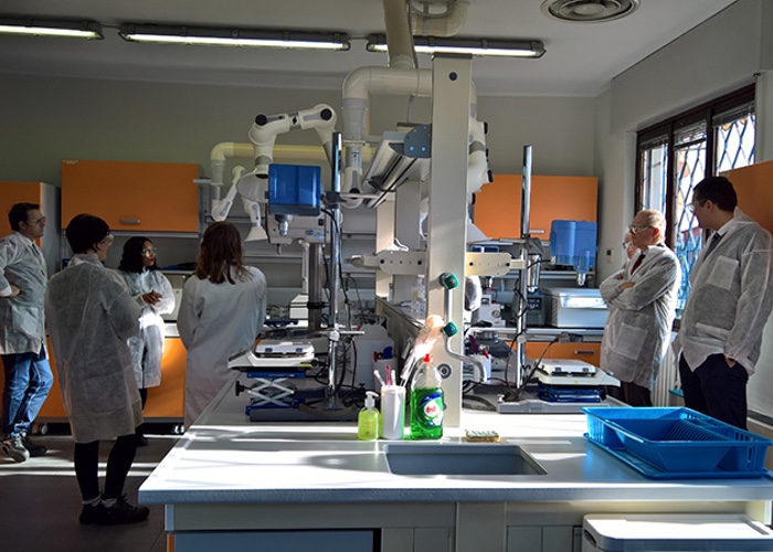 Univar opens Milan Technical Excellence Center for make-up and naturals