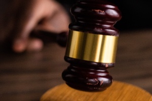 US judge pauses J&J talc trials, but healthcare giant may face new suits