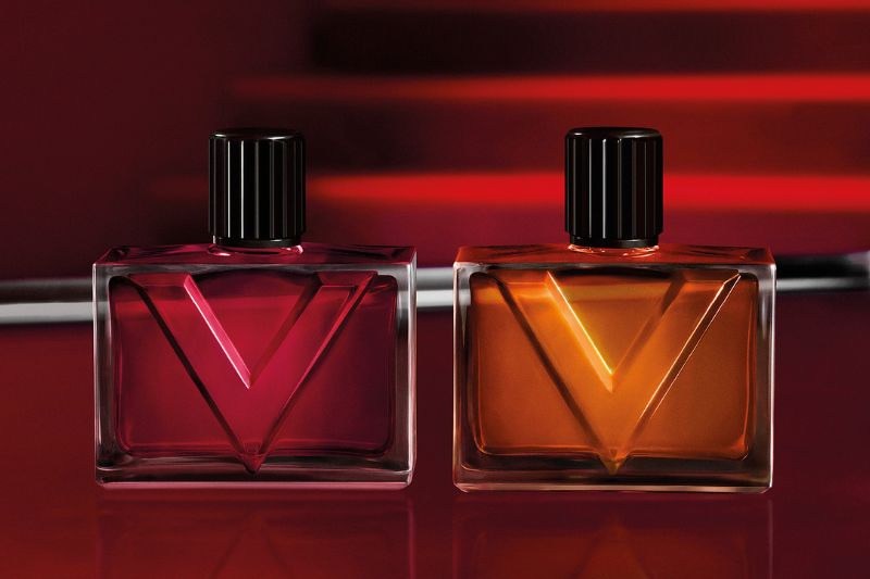 Bottles of Vendetta Donna (left) and Vendetta Uomo (right)