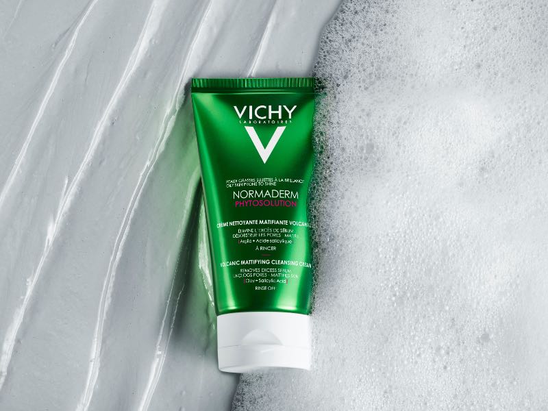 Vichy’s new duo of skin care products helps keep blemishes at bay