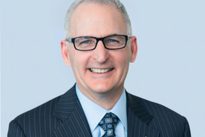 Walgreens CEO to step down
