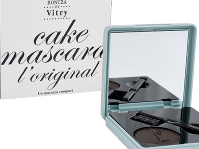 Why 'cake mascara' is making a comeback