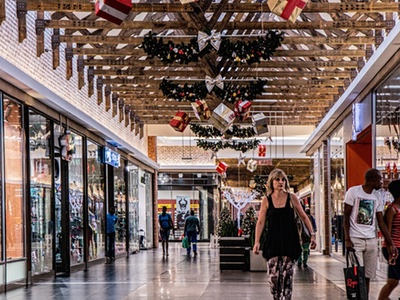 Winners and losers in Christmas 2015 sales