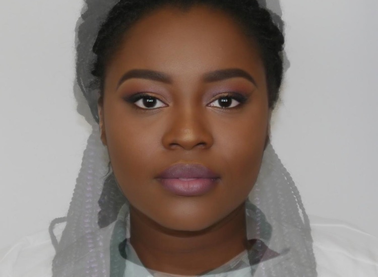 Women wearing ‘heavy’ make-up less likely to be seen as leaders
