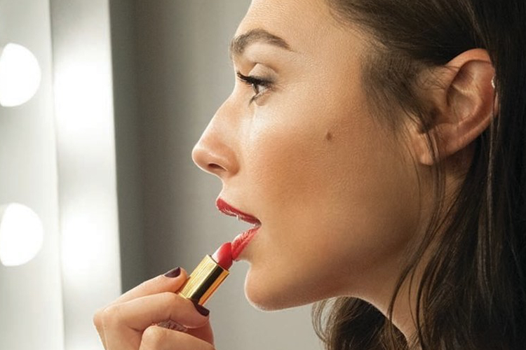  'Wonder Woman' Gal Gadot is the new face of Revlon 