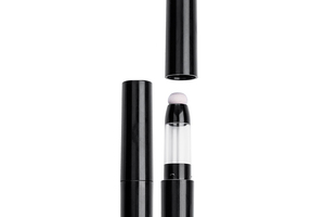 Yonwoo’s cushion lipstick delivers a sensory experience