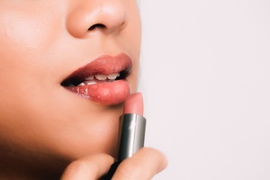 YouCam Makeup app reveals top trending lipstick shades 
