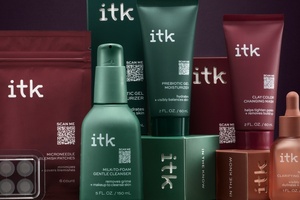 YouTubers Brooklyn and Bailey McKnight step into skin care with itk
